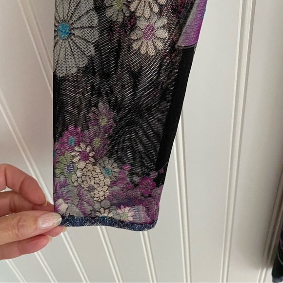 ANAC designed by Kimi v-neck top SIZE SMALL - Picture 5 of 10